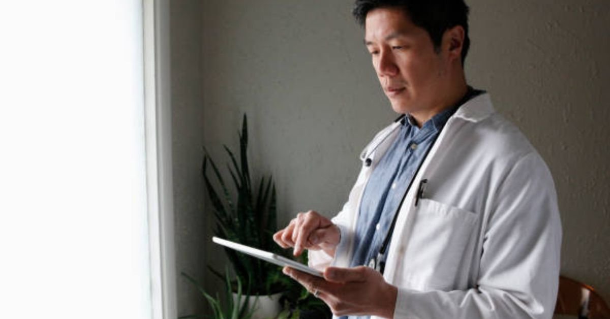 Holistic Pediatrician vs Conventional Doctor